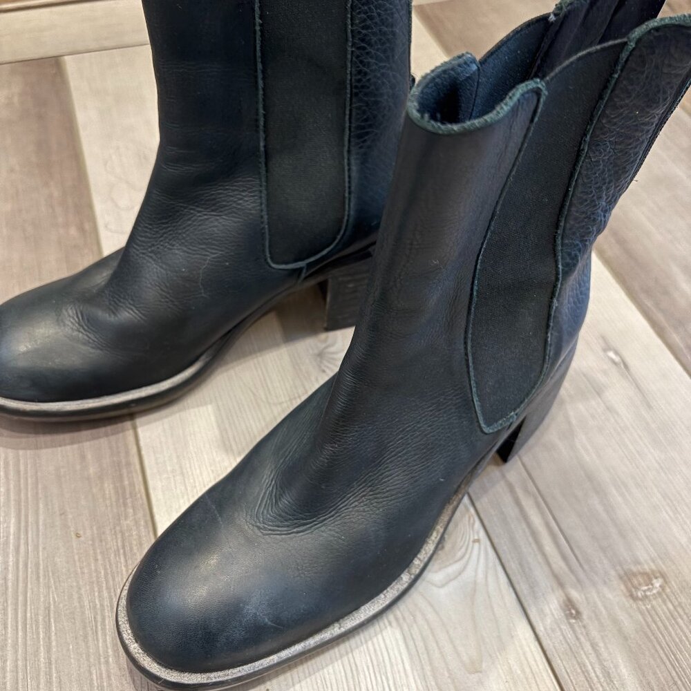 Free people Essential Chelsea Boots